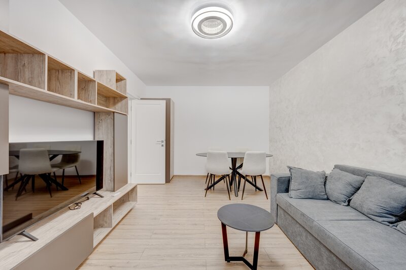 13 Septembrie, Marriott, Izvor