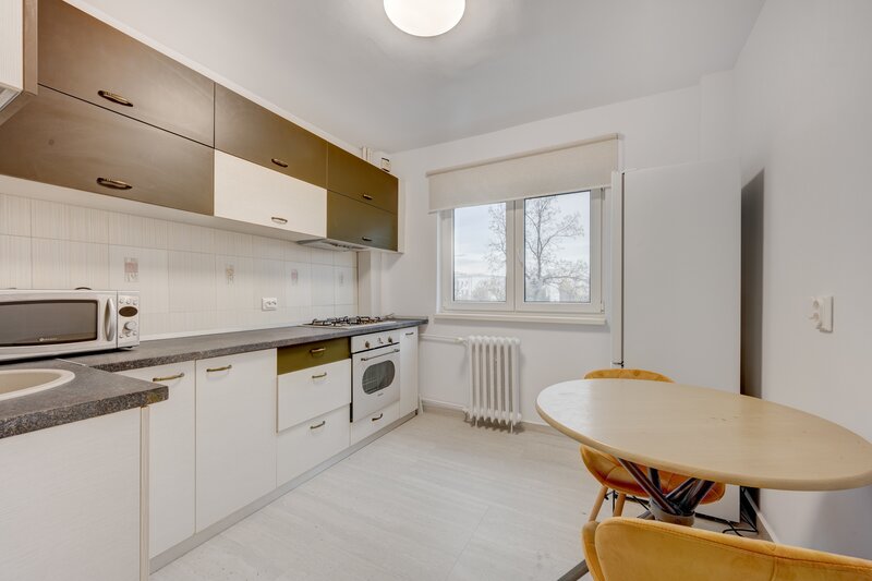 13 Septembrie, Marriott, Izvor